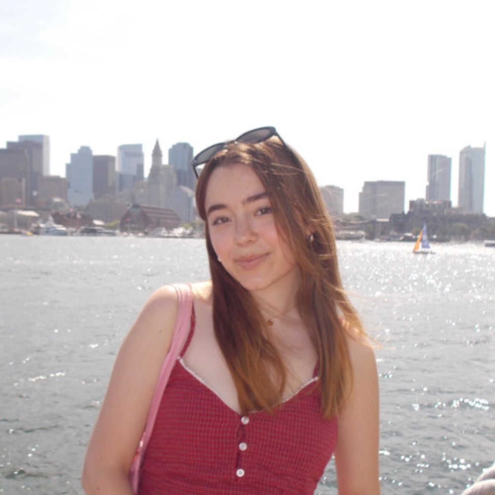 Profile thumbnail image for Cambria, Gig Solo Singer