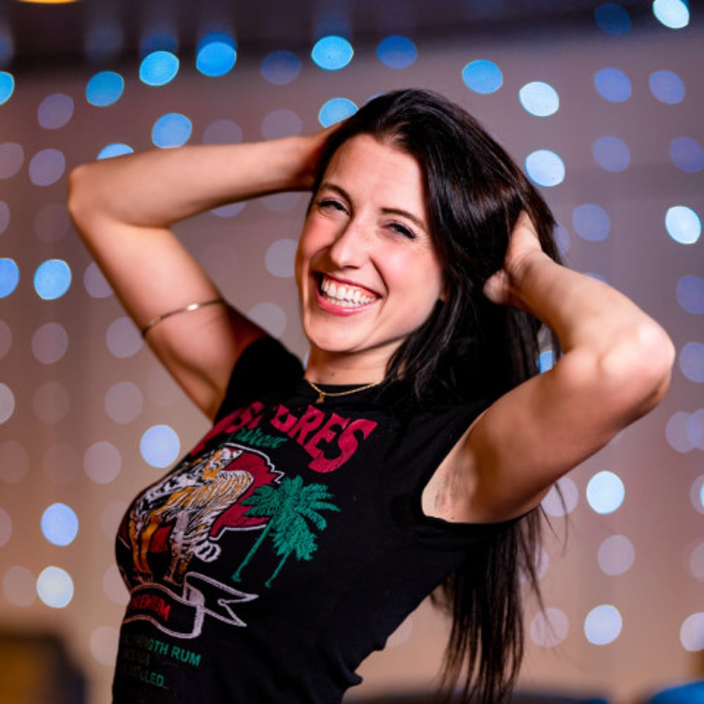 Profile thumbnail image for Cam, Cheerful Female Event Bartender