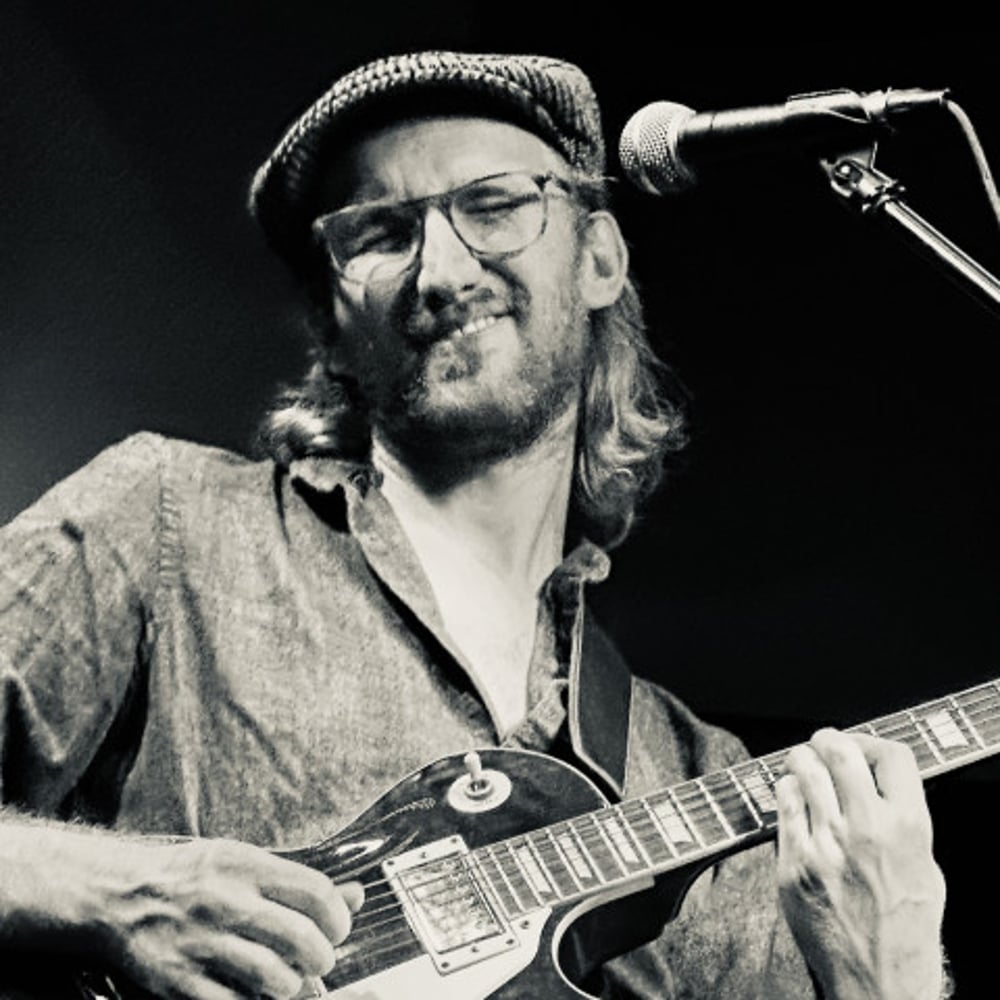 Profile thumbnail image for Colin Farnsworth - Guitarist