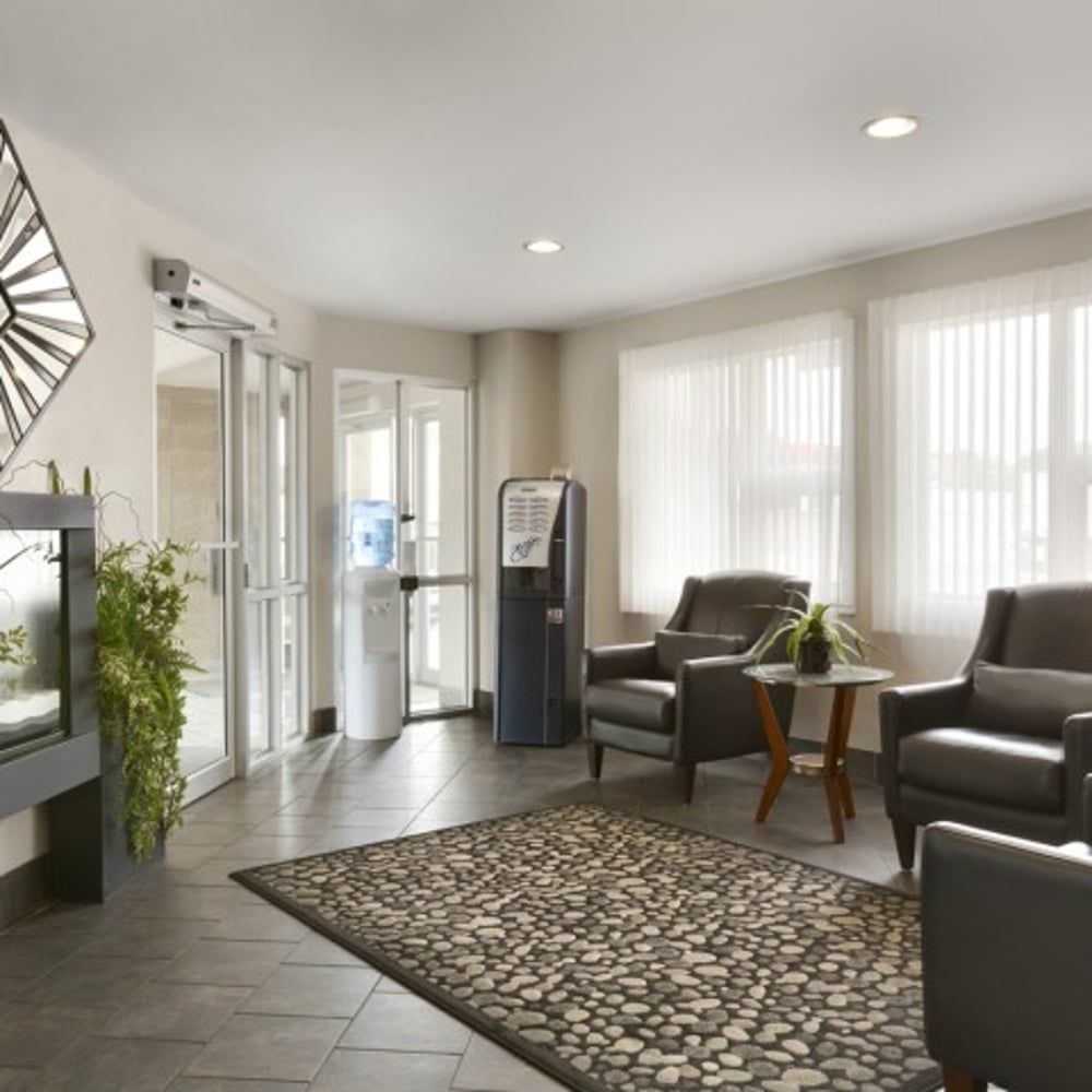 Profile thumbnail image for Colonial Square Inn & Suites