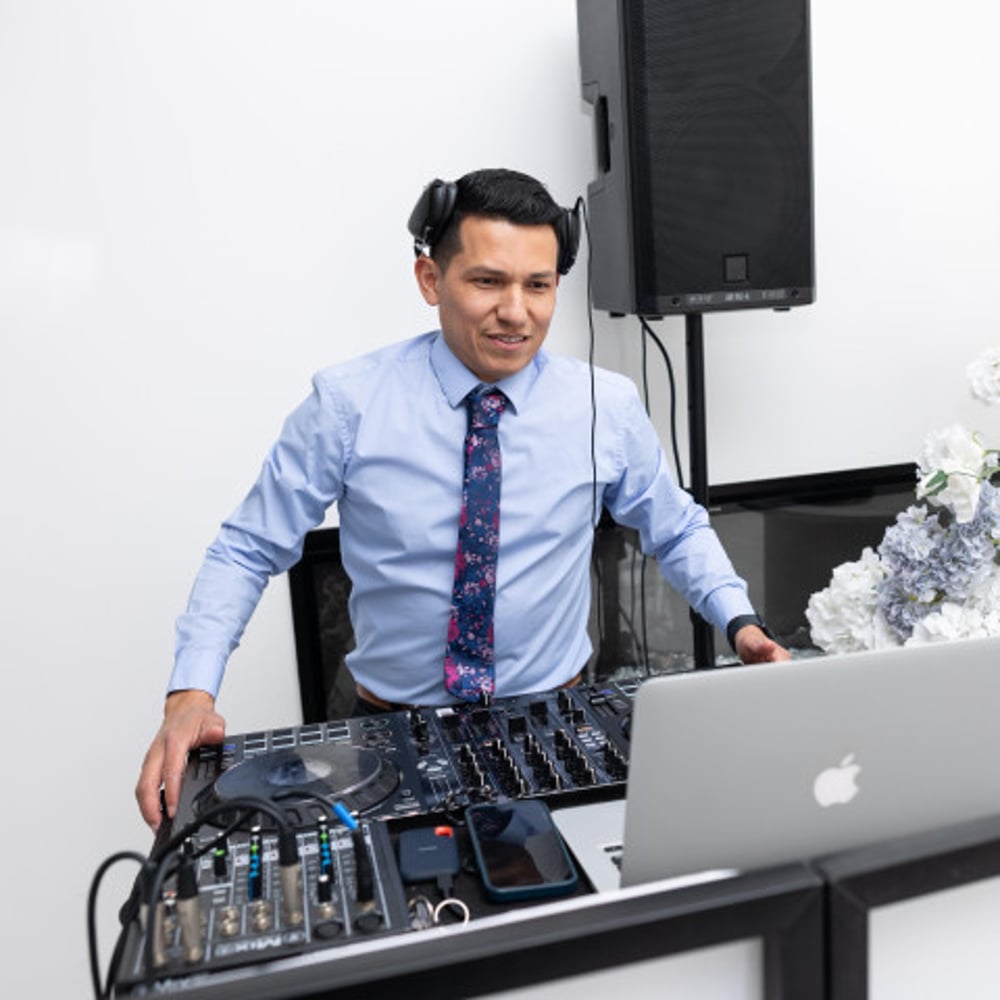 Profile thumbnail image for DJ Alexxo
