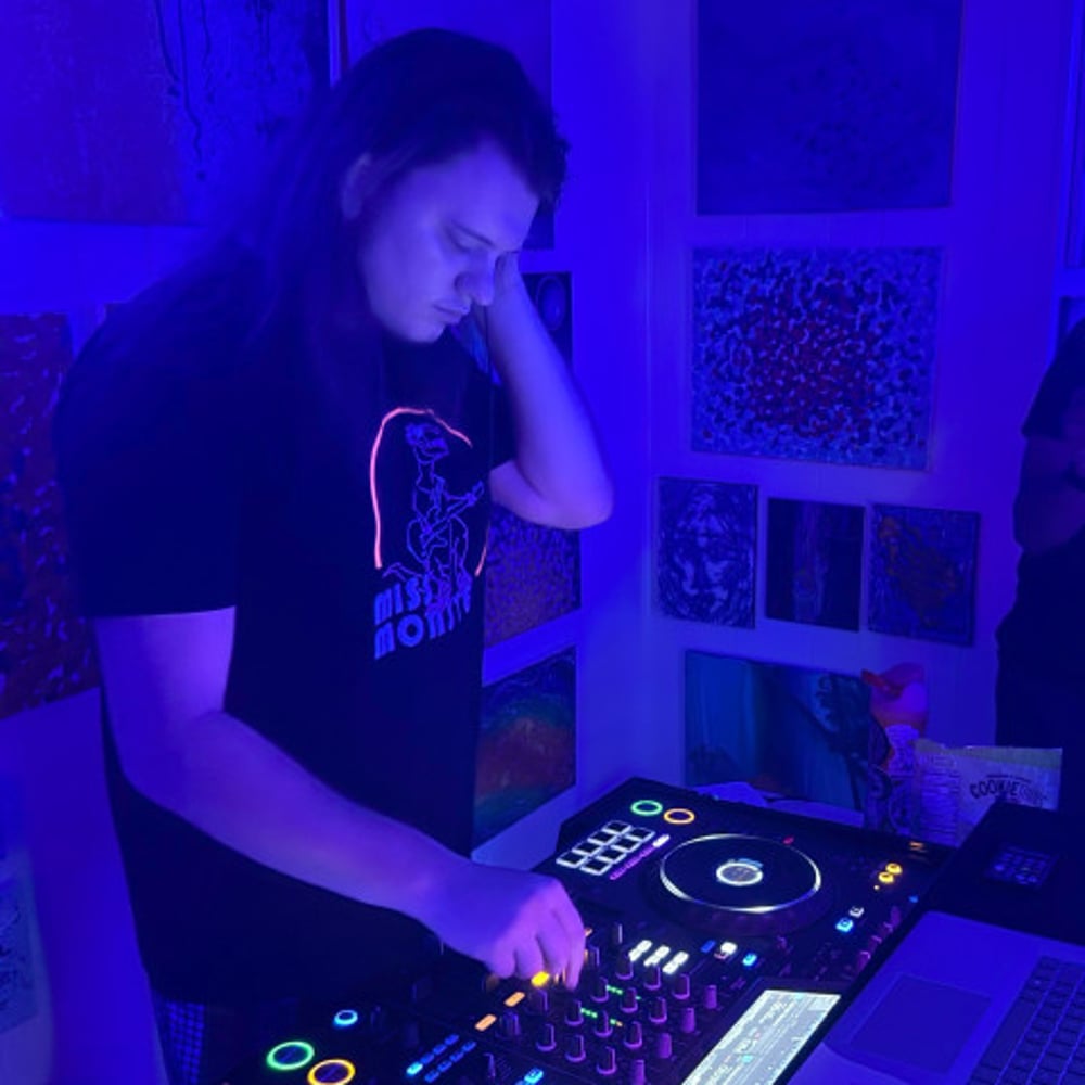 Profile thumbnail image for DJ WaistDown