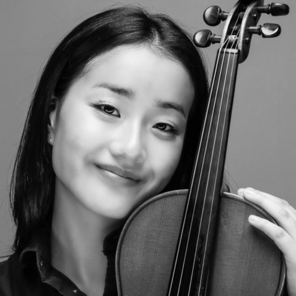 Profile thumbnail image for Elina Kim, Elite Viola Playing