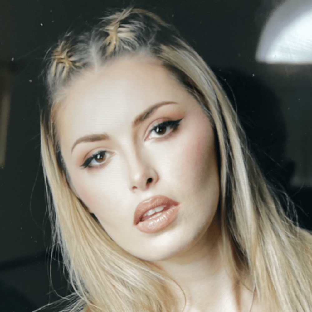 Profile thumbnail image for Ella