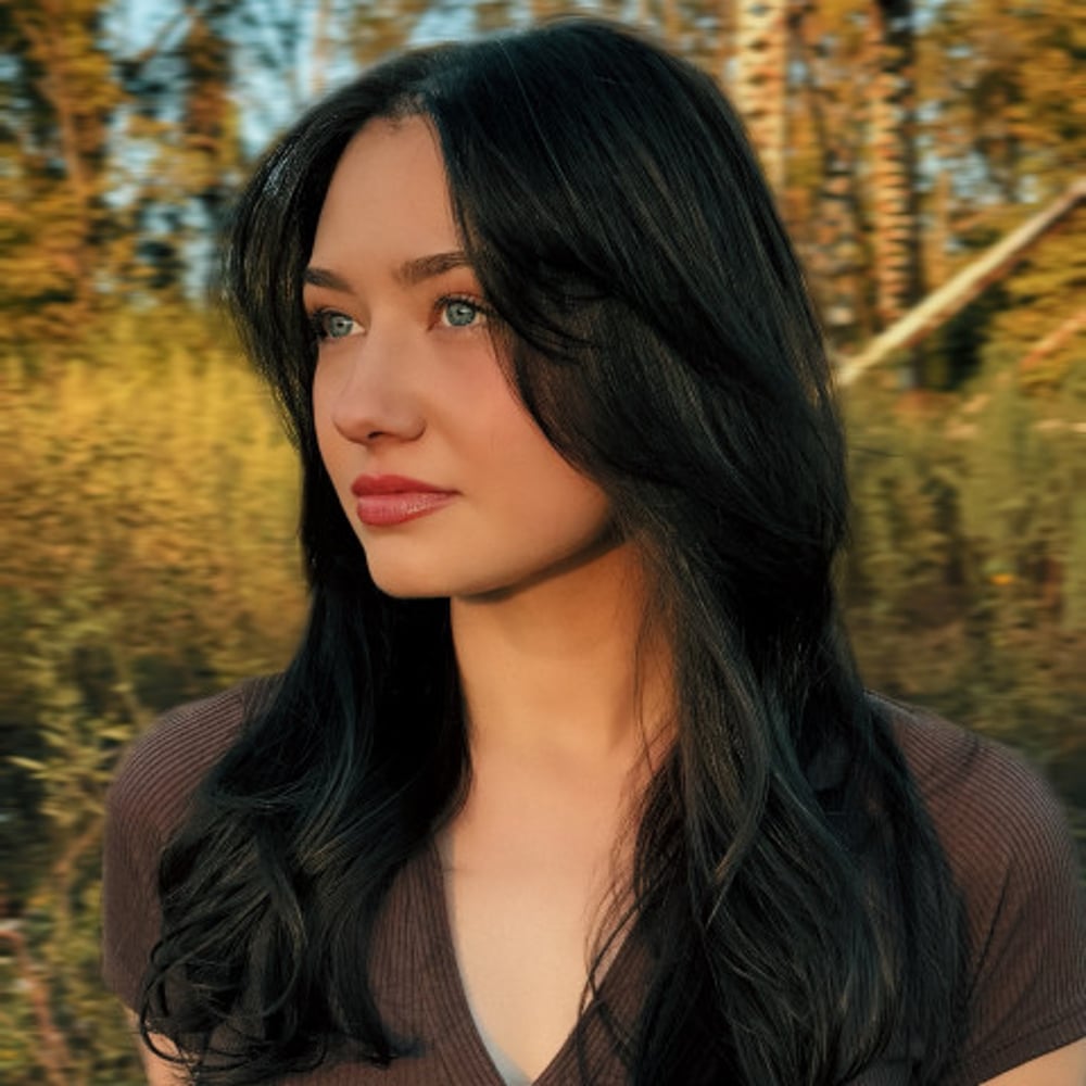 Profile thumbnail image for Elle Ray