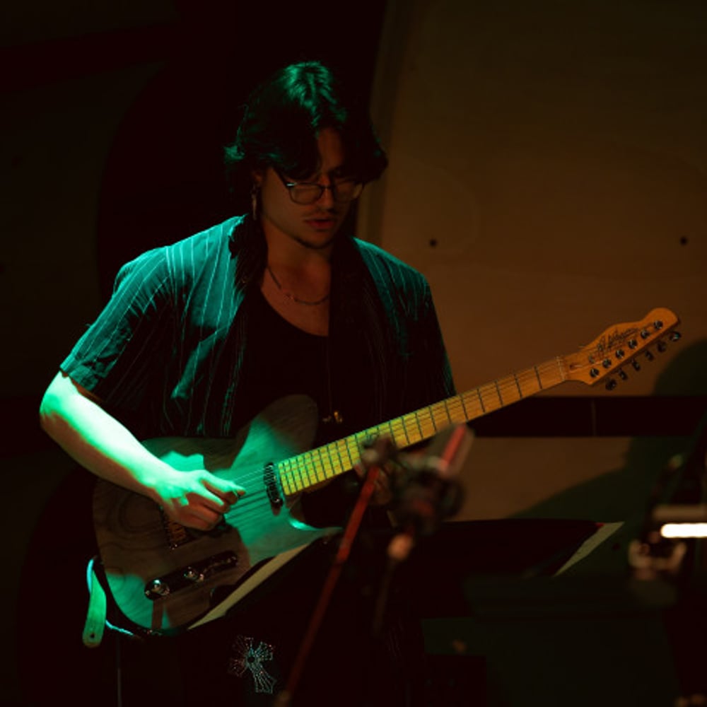 Profile thumbnail image for Experienced Session Guitarist