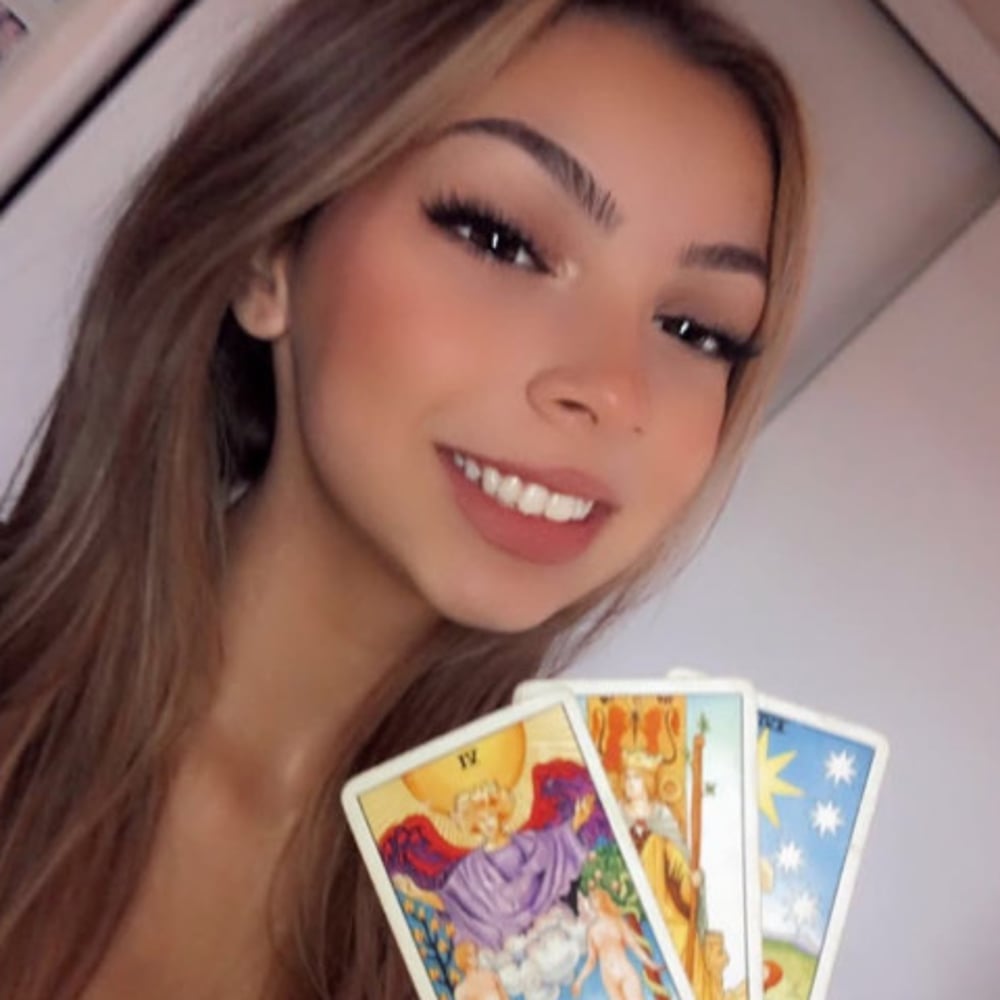 Profile thumbnail image for Fays Psychic Readers
