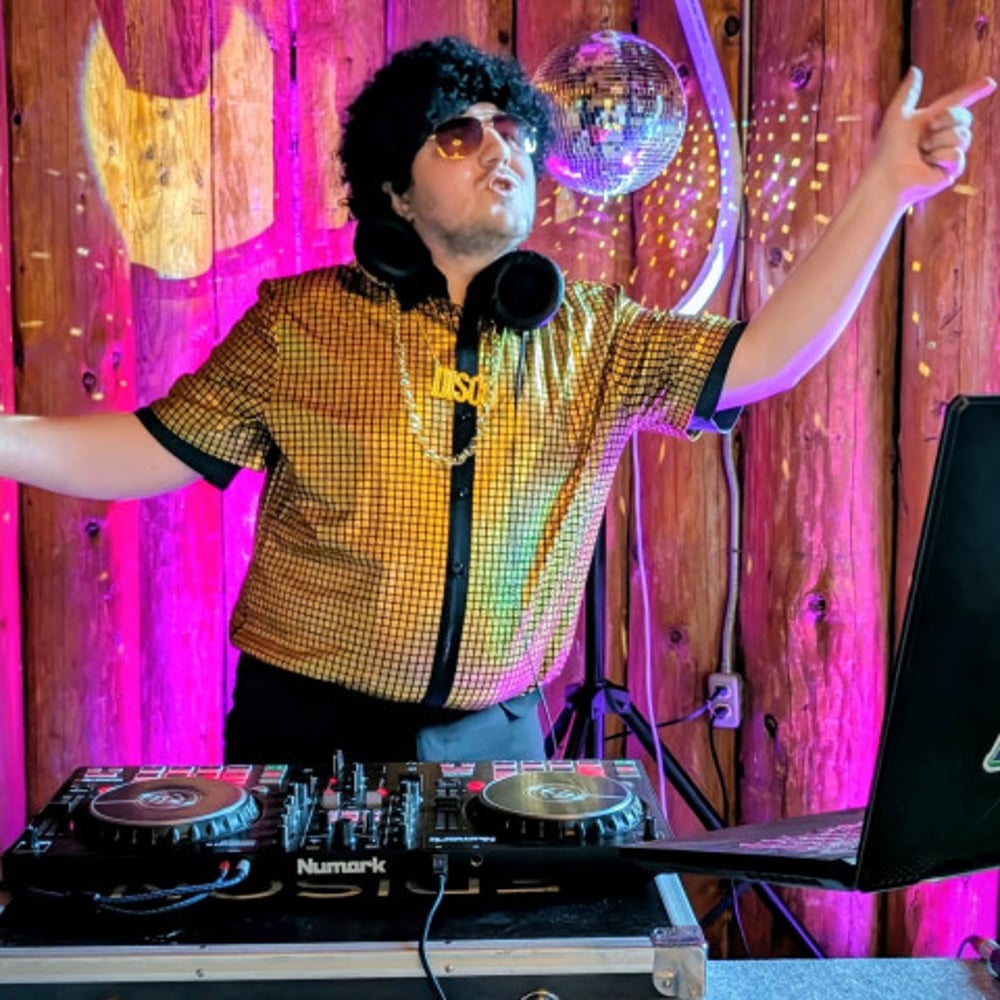 Profile thumbnail image for Grooving Entertainment