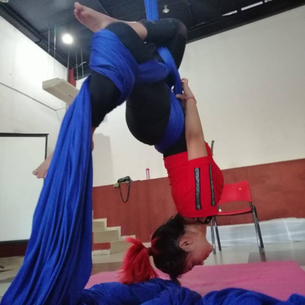 Profile thumbnail image for Daniela's Custom Hoop Act