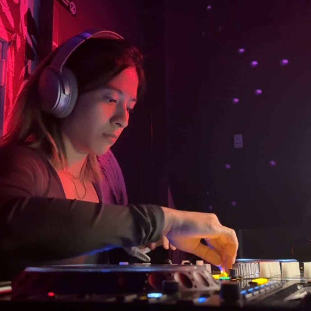 Profile thumbnail image for Nhi N - House / EDM DJ