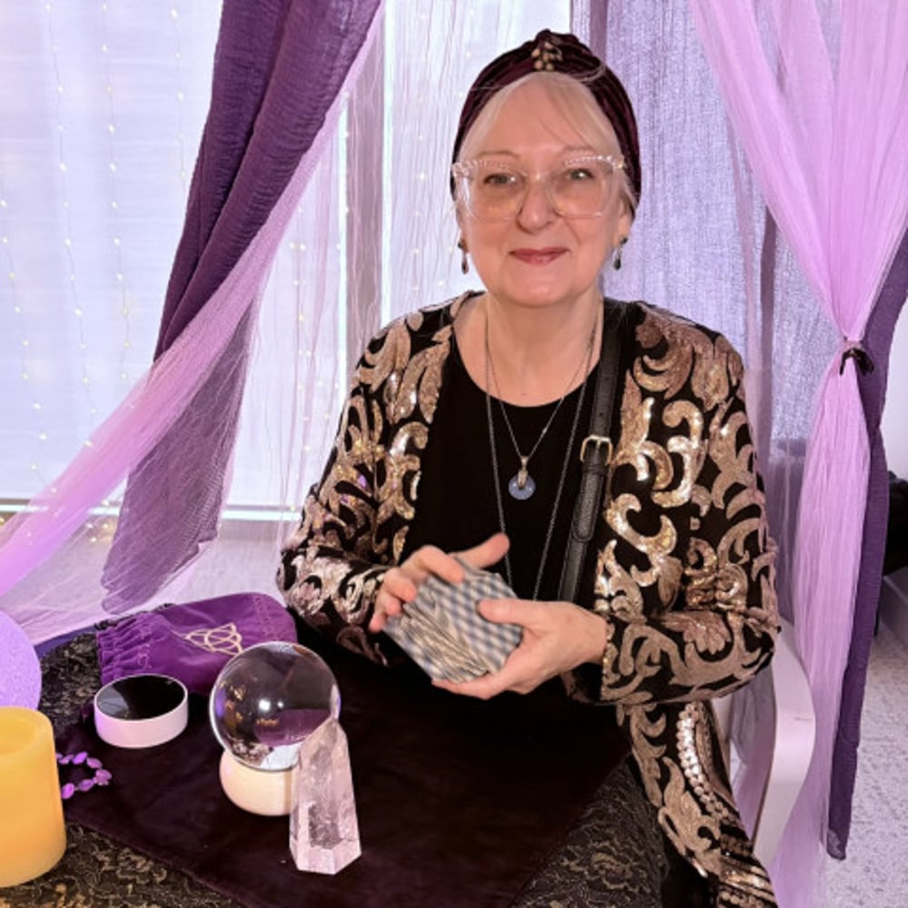 Profile thumbnail image for International Psychic Reader, Linda Farron