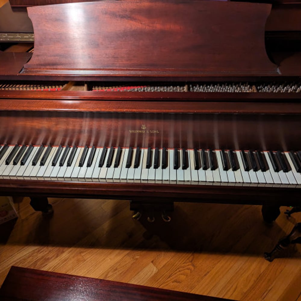 Profile thumbnail image for Jonathan, pianist