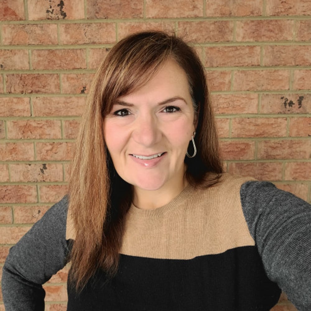 Profile thumbnail image for Julie Side Hustle