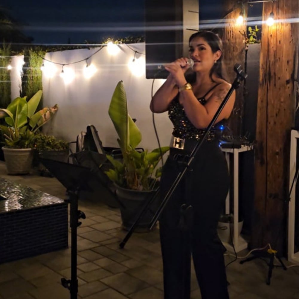 Profile thumbnail image for Laura Cantante