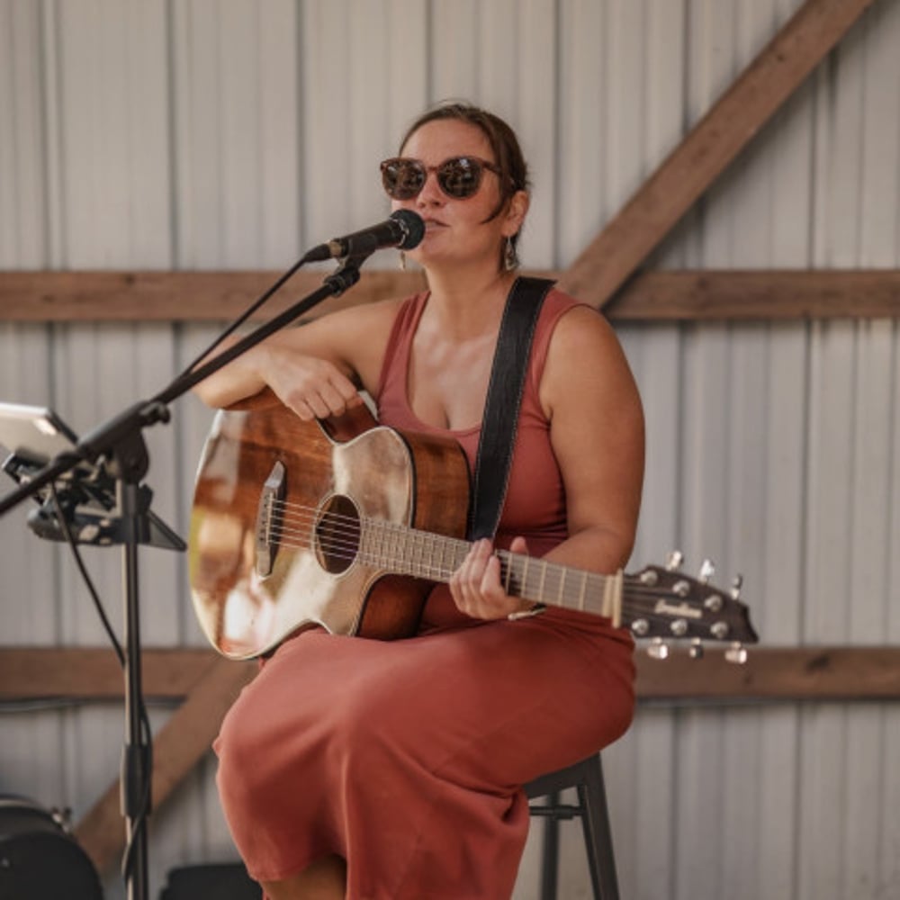 Profile thumbnail image for Lindsay Marie Music