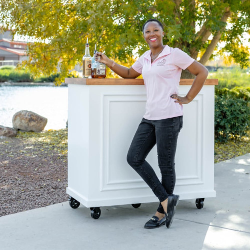 Profile thumbnail image for LynSue Luxury Bartending