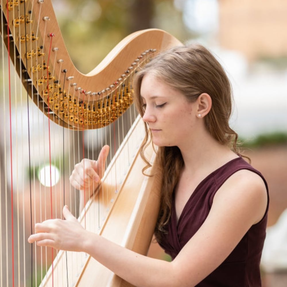 Profile thumbnail image for Madeleine Worrall, Harpist