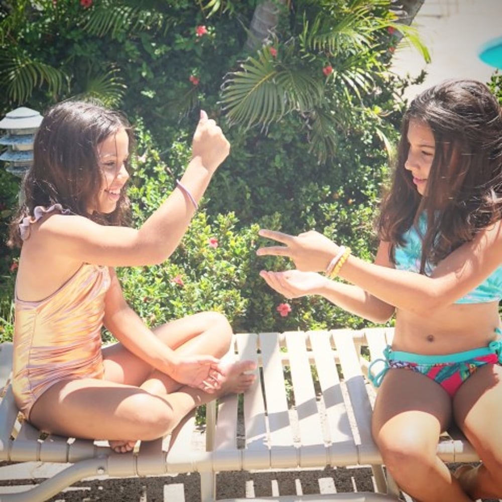 Profile thumbnail image for Maui Ukulele Sisters