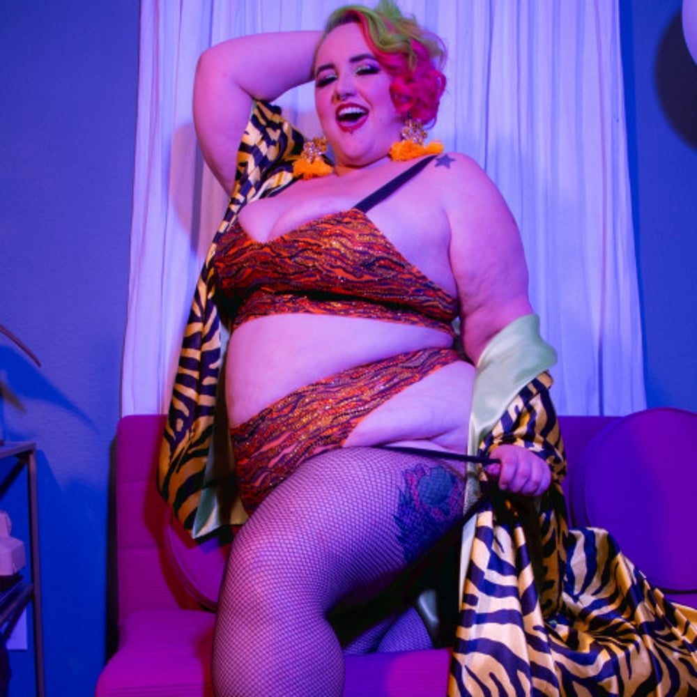 Profile thumbnail image for Mia Moore Burlesque