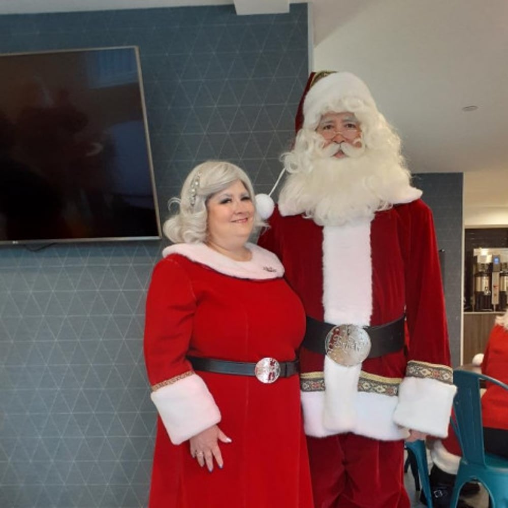 Profile thumbnail image for Mrs Claus / Polar Express Performer