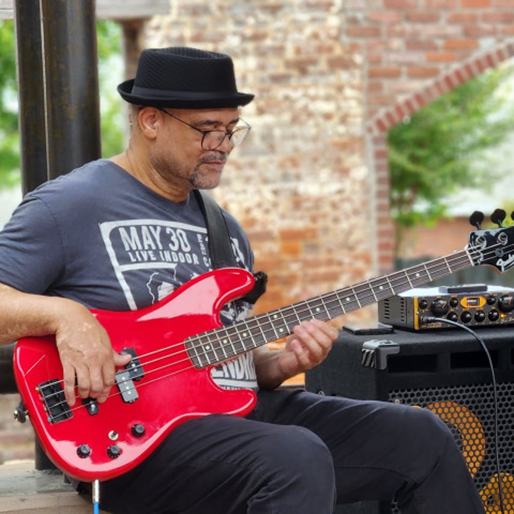 Profile thumbnail image for Papi on Bass