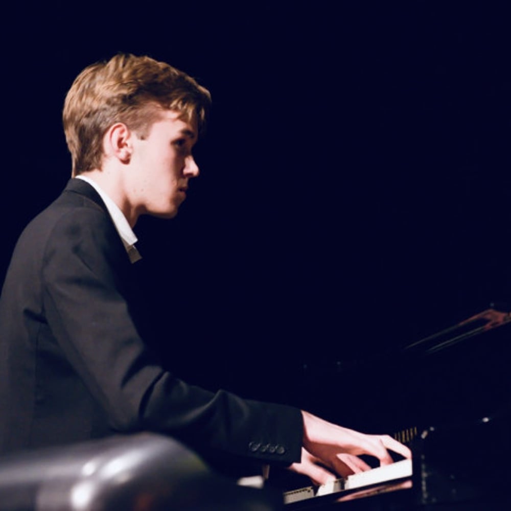 Profile thumbnail image for Pianist for hire - Geoffrey Hill
