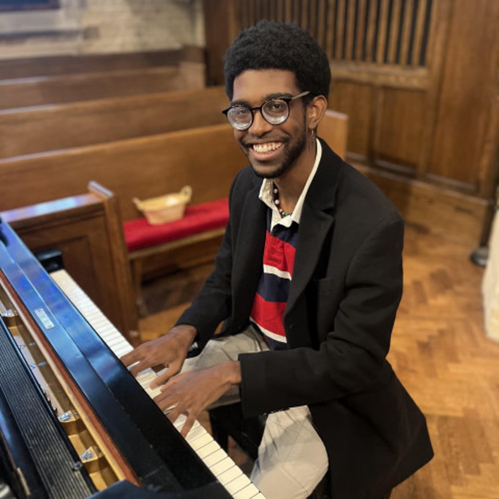 Profile thumbnail image for Pianist, Myles Henderson