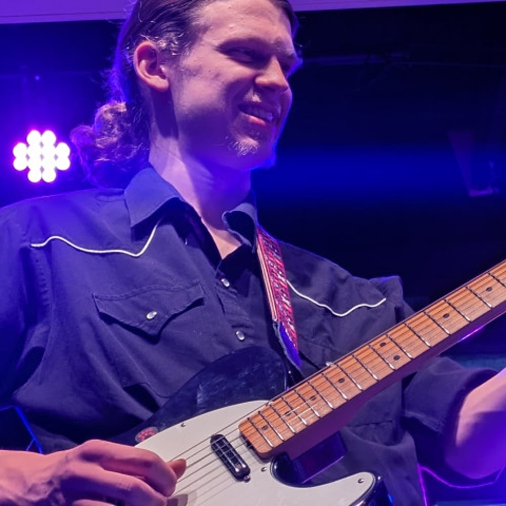 Profile thumbnail image for Professional Guitarist/Live Performer