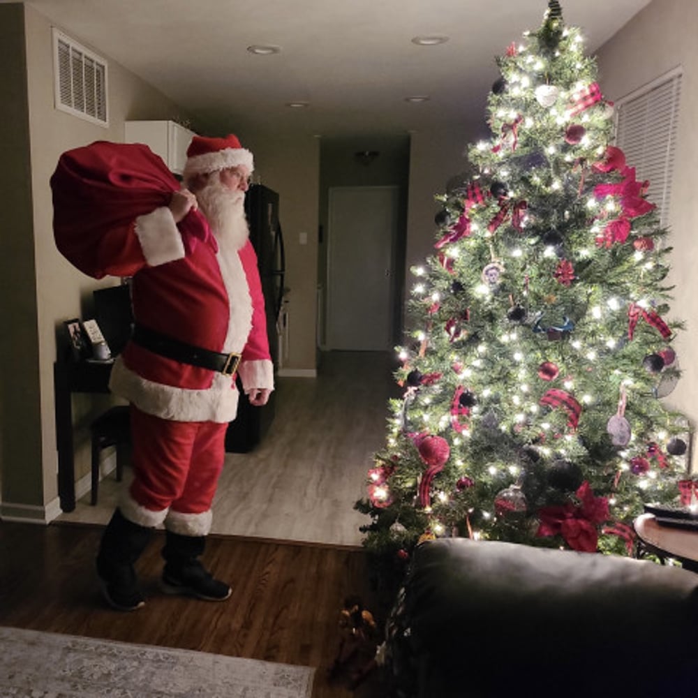 Profile thumbnail image for Real Santa Claus Tom