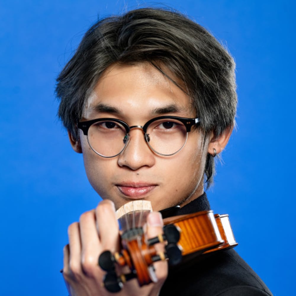 Profile thumbnail image for Red "Hooked" Violinist