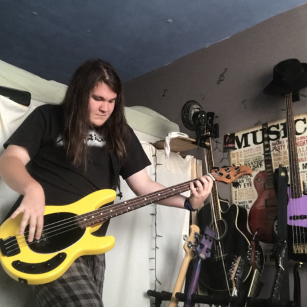Profile thumbnail image for Rock Bassist That Just Loves To Play