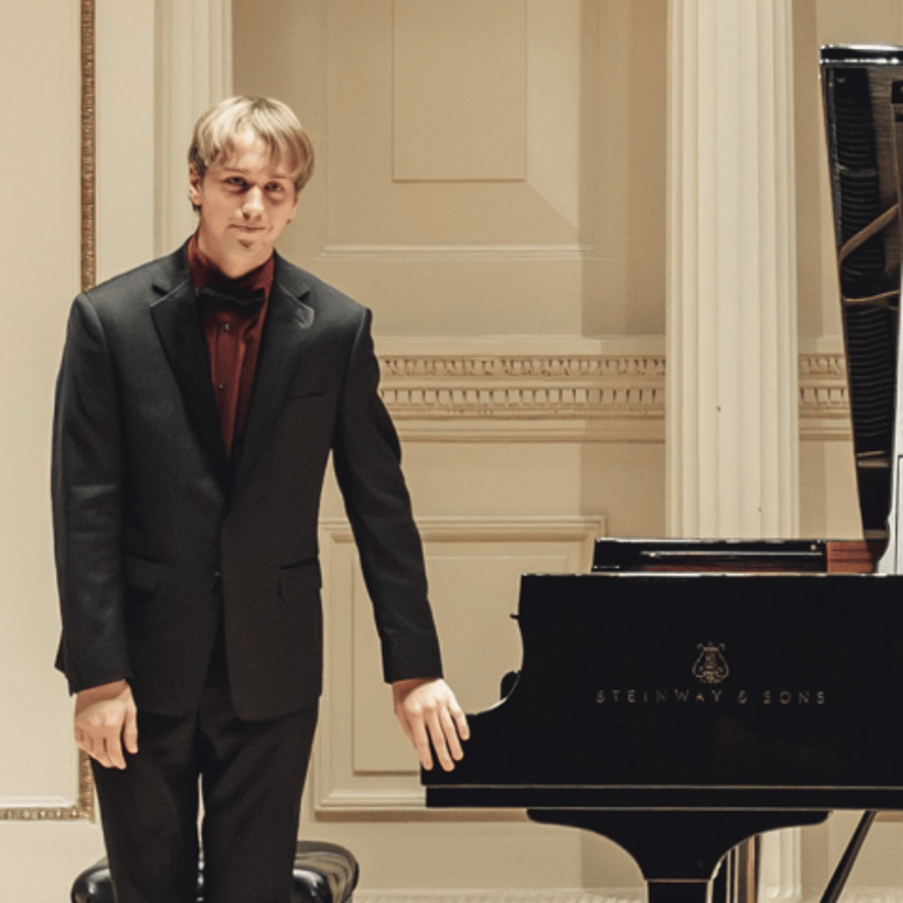 Profile thumbnail image for Roman Massey Pianist