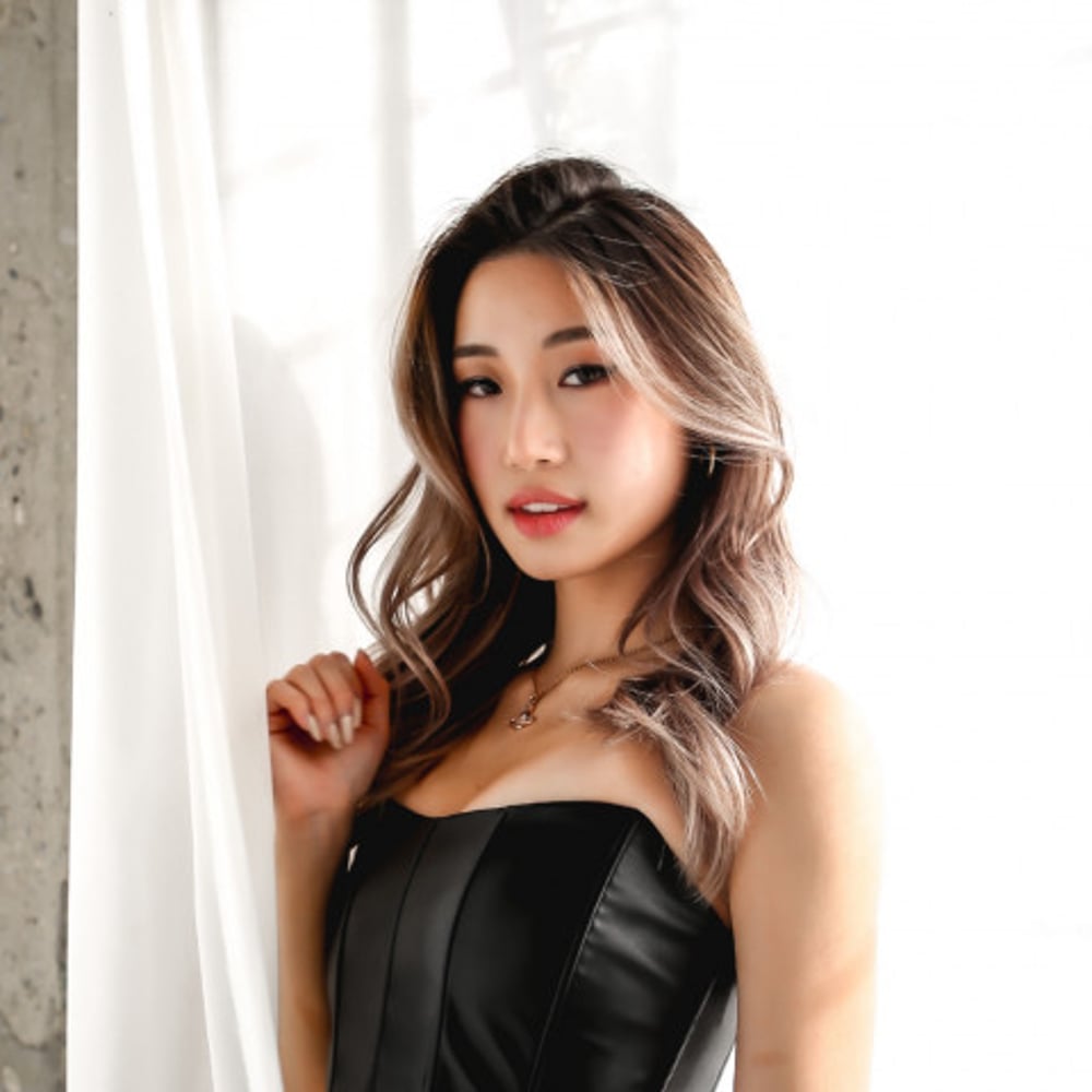 Profile thumbnail image for Sarah (Pop, R&B, Jazz Singer)