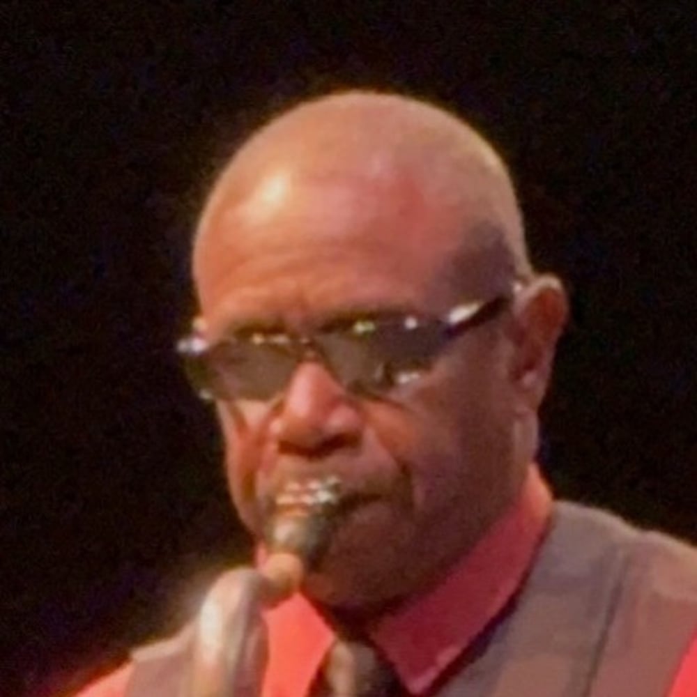 Profile thumbnail image for Saxy Les