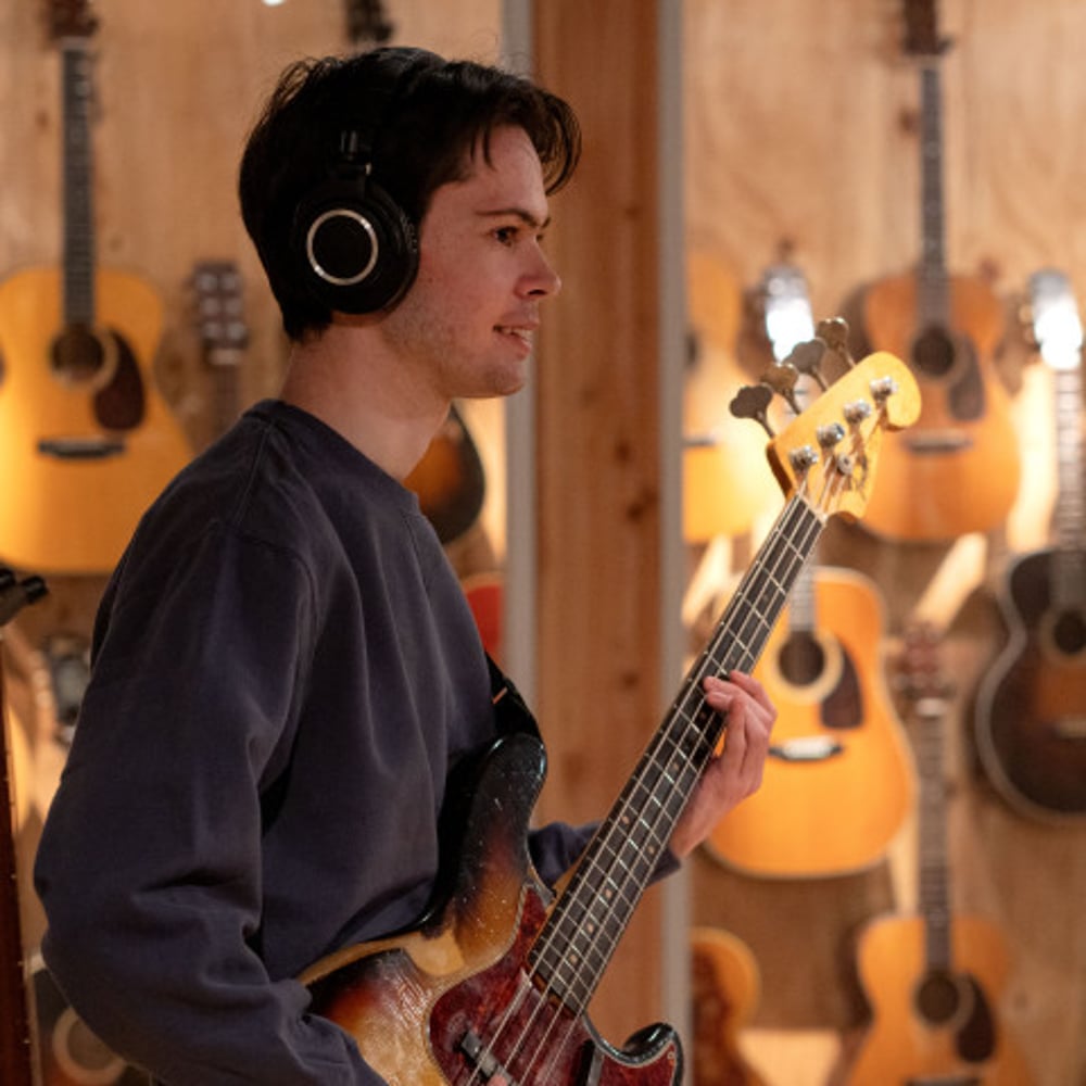 Profile thumbnail image for Sideman Bassist