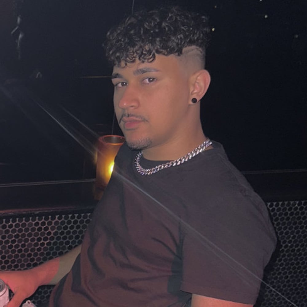 Profile thumbnail image for Singer Felipe Santos