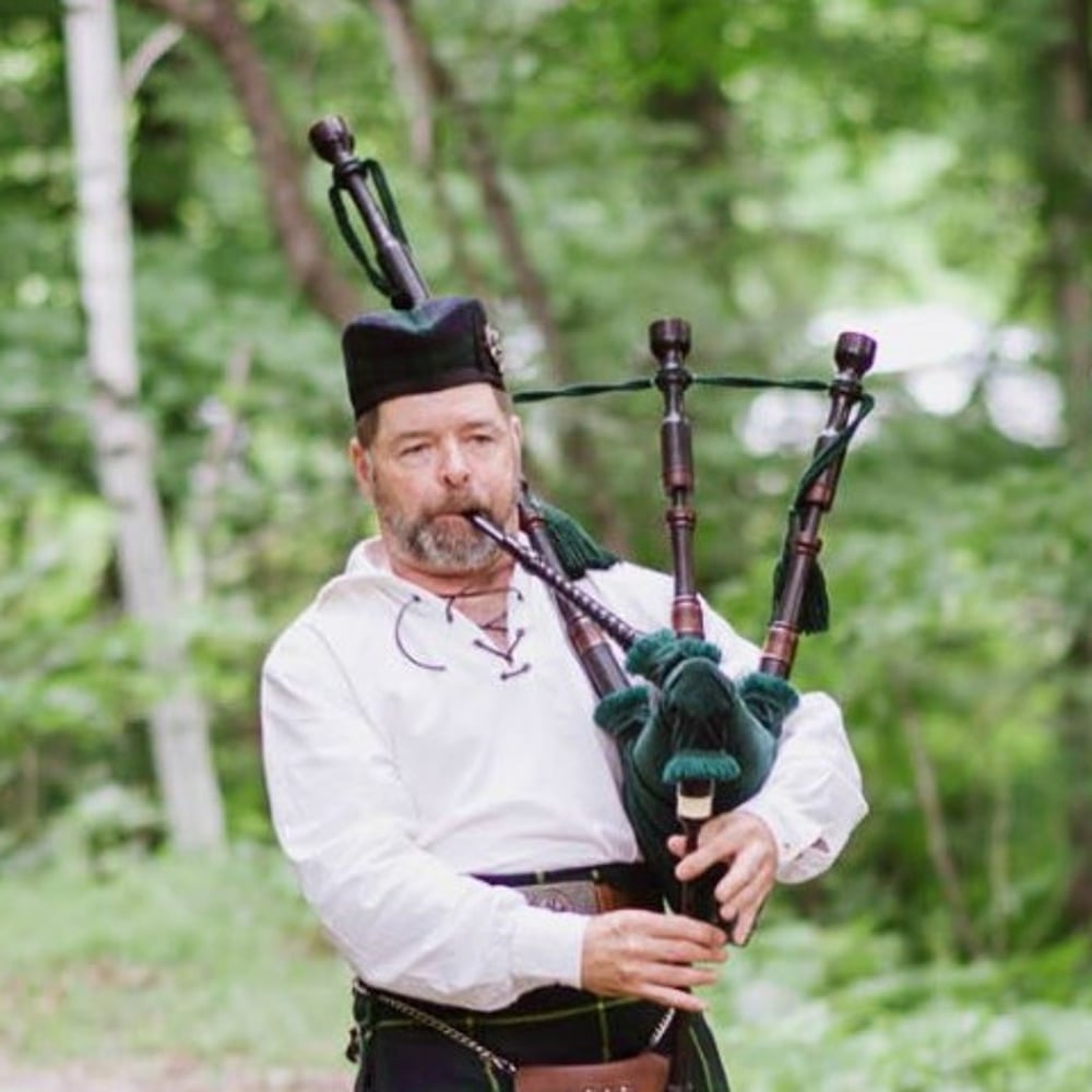 Profile thumbnail image for Solo Bagpiping services