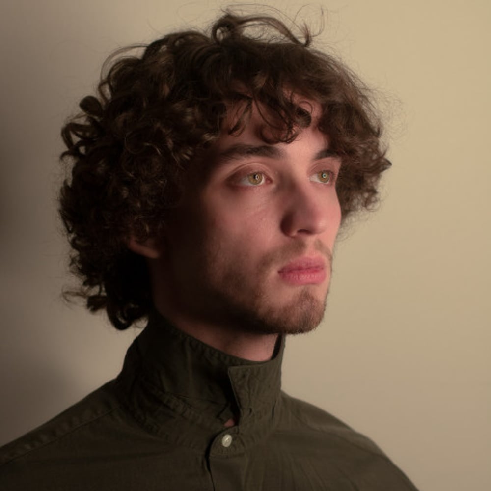Profile thumbnail image for Speve plays bass