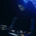 DJ 1tw2nty8