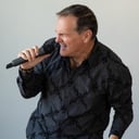 Jeff Dewbray Sings