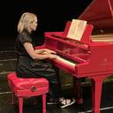 Mindy DeVries, Pianist