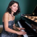 Pianist Ana Glig