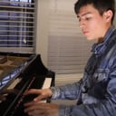 Pianist for a romantic occasion