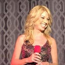 Shari sings