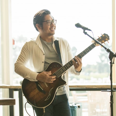 Hire Sets in the City by Rafael Unplugged - Singing Guitarist in San ...