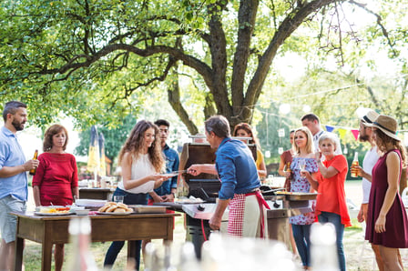 10 Fun and Easy Family Reunion Ideas